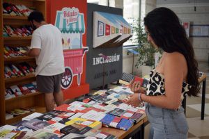 Rincón literario de la Biblioteca ofrece 700 libros este verano