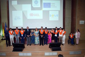 Culmina el programa de becas Unidiversidad para 13 estudiantes