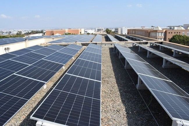 La UAL instalará 4 plantas fotovoltaicas en el campus