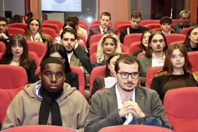 Torneo de Debate en la UAL prepara a estudiantes para competiciones nacionales