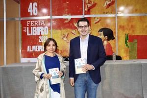 La UAL presenta sus publicaciones académicas en la Feria del Libro