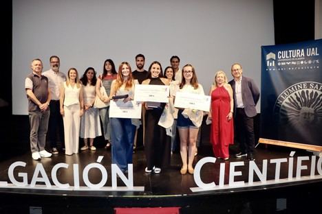 Lucía Fernández gana la quinta edición de 'Tesis en 3 minutos' en la UAL