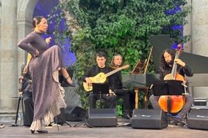 25 años de la Universidad de Mayores celebrados con 'Spain On Fire'