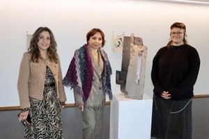 Exposición de escultura abstracta en metal por Judith Vegas