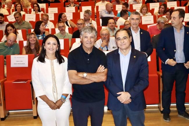 Toni Nadal destaca la importancia de la formación del carácter en el éxito