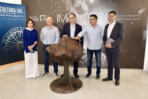 Exposición de meteoritos en la UAL para el público