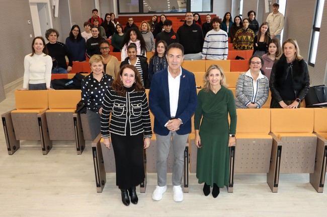 Lorente advierte sobre la relación entre masculinidad, negacionismo y violencia