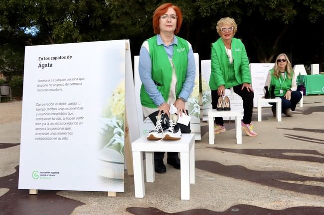 Exposición de la AECC en la UAL promueve el voluntariado contra el cáncer