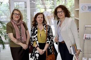 Virginia Fernández comparte la belleza del español con estudiantes universitarios