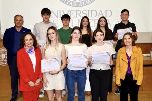 Olimpiada de Economía premia a estudiantes destacados de Almería