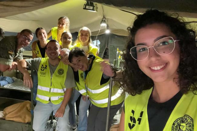 La Legión reconoce a la Universidad de Almería por su colaboración en La Desértica