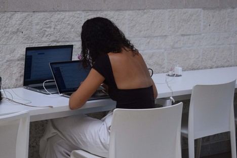 UAL presenta asistentes virtuales para mejorar servicios