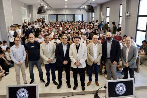Kip Thorne inspira en la Universidad de Almería con su conferencia sobre física