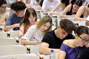 Exámenes de la nueva PAU comienzan sin incidencias