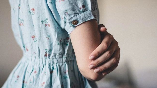 Detenida directora escolar en India por obligar a desnudar a niñas para verificar menstruación
