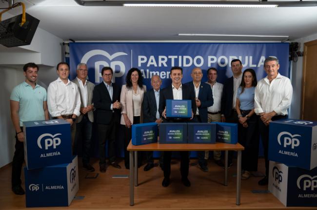 El PP de Almería apoya a Juanma Moreno con 4.911 avales