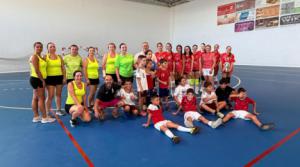 Inauguran nuevo pavimento en el pabellón polideportivo de Alcolea