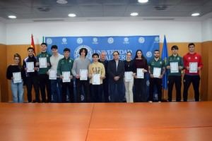 Deportistas de alto nivel reciben acreditación en la UAL