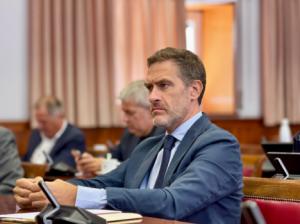 Castellón recalca que en el apagón REE decidió operar el sistema sin cumplir con las normas