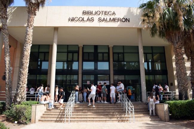 Guía sobre uso de IA en bibliotecas universitarias