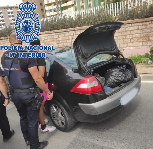 Detenido con 7 kilos de marihuana en el maletero