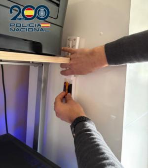 Cae en Almería el mayor imperio pirata de manga en español