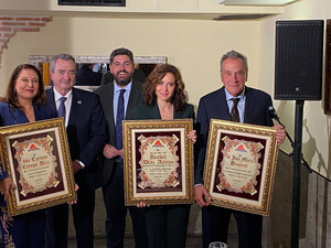 Carmen Crespo recibe premio por defensa del sector hortofrutícola