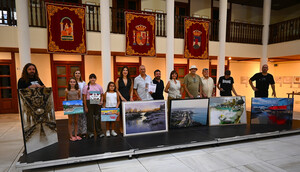 Miguel San Pedro obtiene el primer premio del concurso de pintura rápida ‘Juan Ibáñez’ en Roquetas de Mar