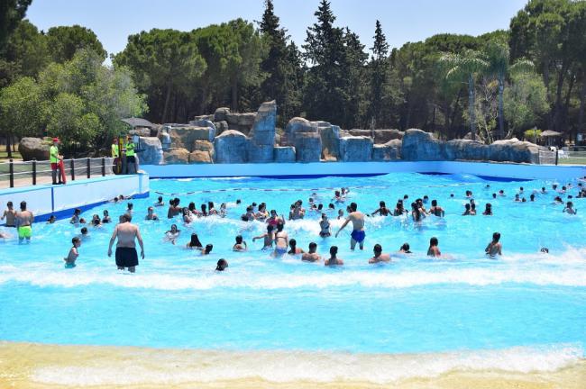 Elegir entre parque acuático o parque temático en Andalucia