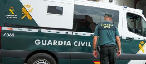 Dos detenidos en Almería por encañonar y maniatar al dueño de una casa para robarle