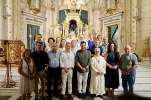 Juanma Moreno realiza una visita privada a la Virgen del Mar en Almería