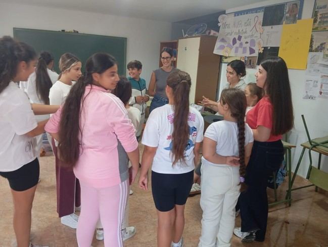 Halloween se utiliza para prevenir la violencia en familias gitanas en Vícar