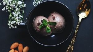 Aditivos dañinos hallados en helados de supermercado, alerta OCU