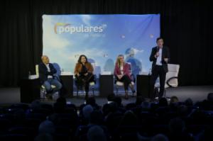Hernando (PP): "El compromiso de Pedro Sánchez no es con Almería, es con los independentistas"