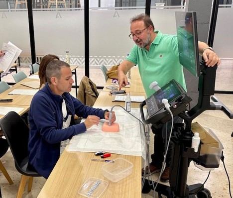 El Hospital Torrecárdenas ofrece 2.500 plazas de formación para sus profesionales en seis meses