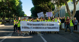La huelga indefinida en Surbus colapsa el transporte urbano en Almería