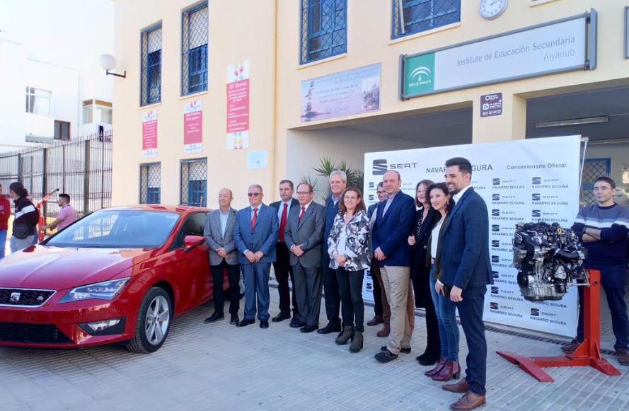 Electromecánica del IES Alyanub recibe un Seat León para su formación
