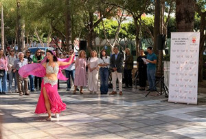 Almería celebra con Amama el acto por el Día Mundial contra el Cáncer de Mama, aplazado por la lluvia
