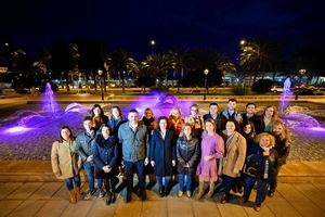 El Ayuntamiento ilumina de violeta fuentes y edificios públicos por el 8M