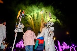 Noelia y Lucas Noa encienden la Navidad en el Hospital Torrecárdenas