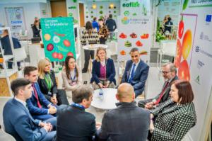 Ayuntamiento de Roquetas de Mar promueve la participación en Fruit Logística
