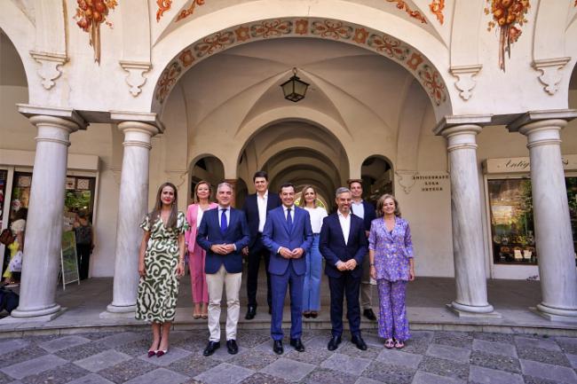 Moreno reúne a los cabeza de lista para el 23J