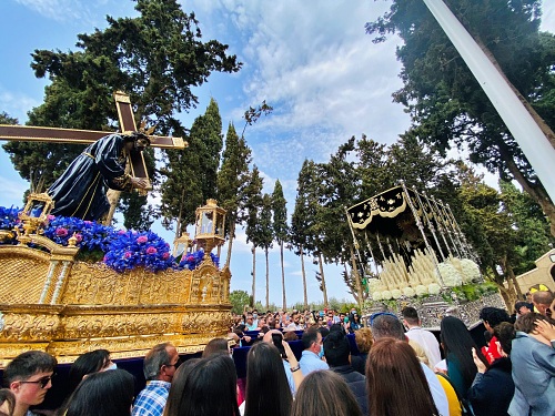 Emotiva Procesión al Monte Calvario en Pulpí 