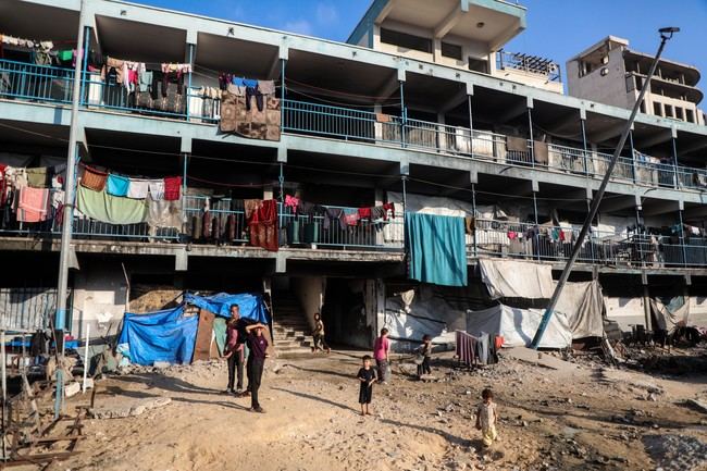 Israel clasifica Gaza como zona de combate y detiene ayuda humanitaria