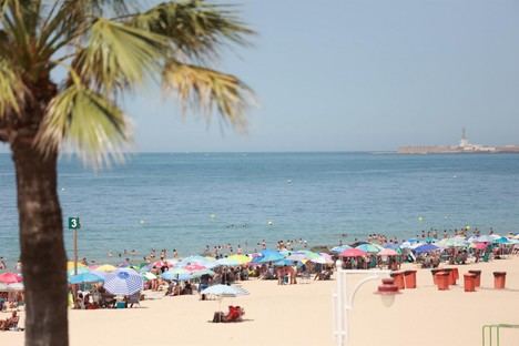 Cádiz ofrecerá salvamento y socorrismo en playas todo el año