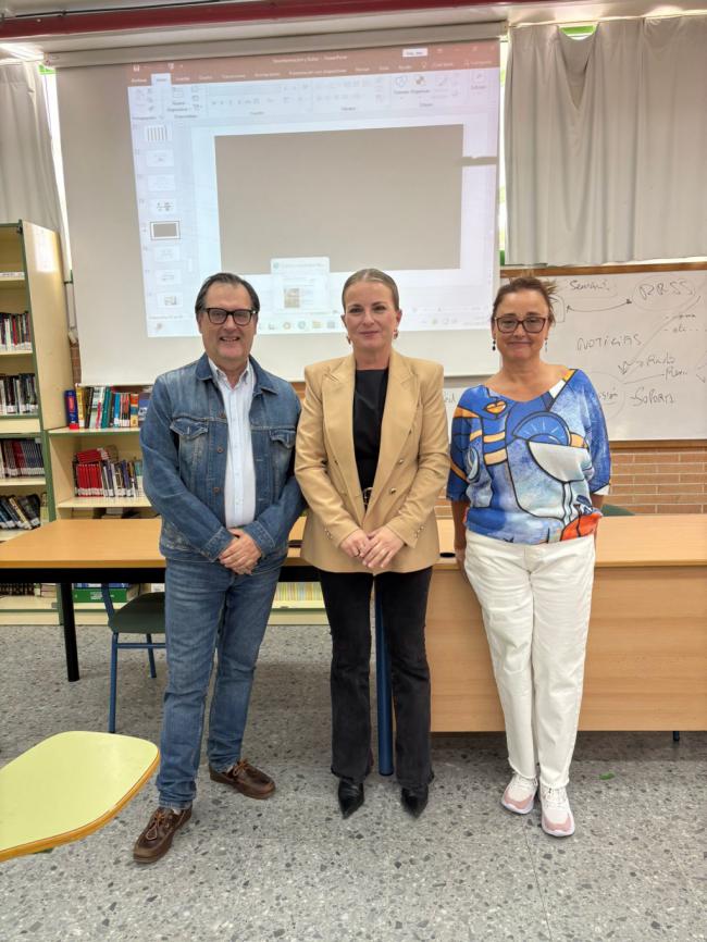 Descubre cómo 70 jóvenes se convierten en detectives de la información en Aguadulce