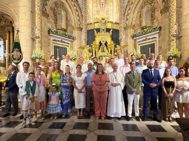 VOX realiza su tradicional ofrenda floral a la Patrona de Almería