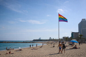 PP y PSOE aprueban declara Níjar destino 'gay friendly' sin apoyo de la edil de Turismo que es de Vox