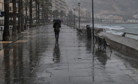 Almería afronta un martes pasado por agua: lluvia, tormentas y aviso amarillo de la AEMET