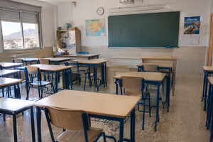 Un ataque a golpes y amenazas de muerte a una maestra en Roquetas de Mar